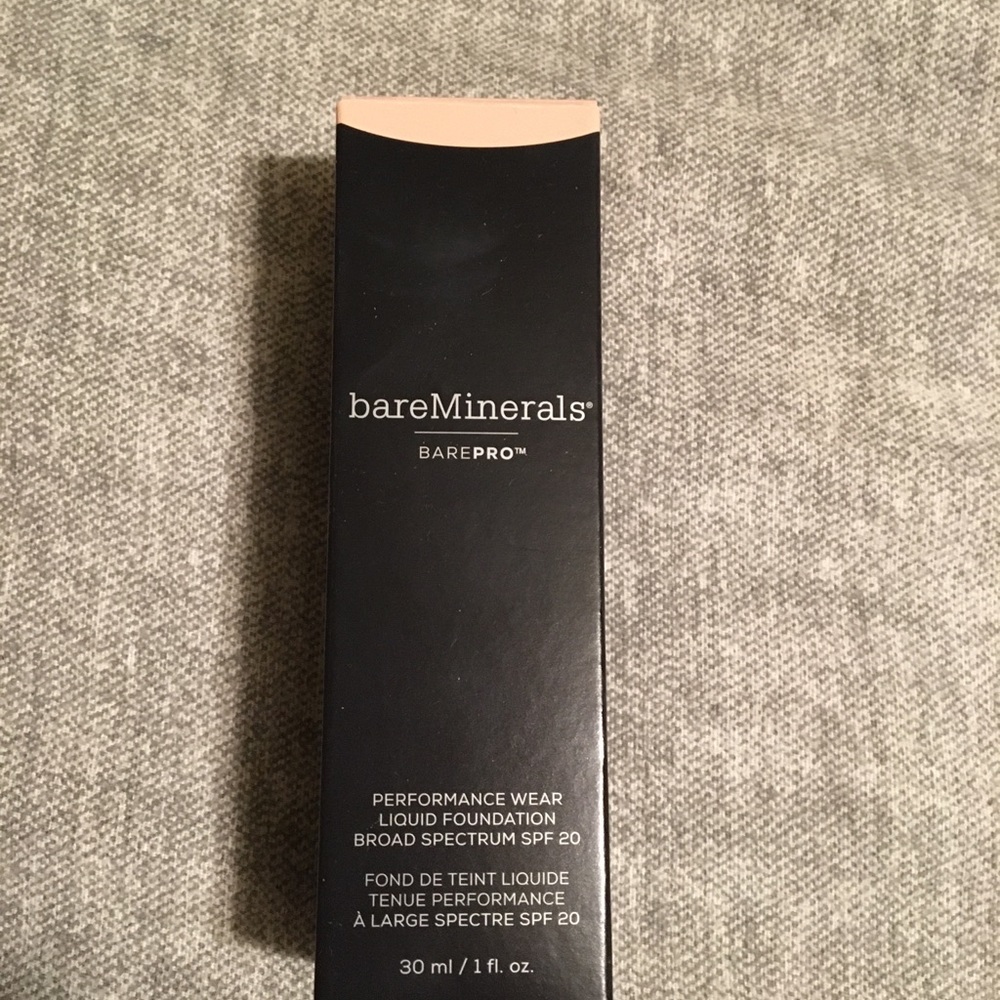 bareMinerals BarePro in Cashmere 06